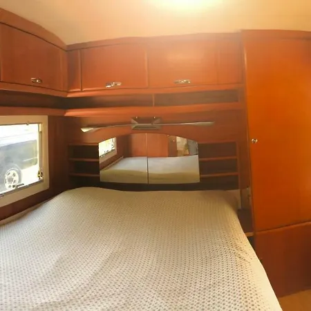 Caravane Dans Jardin Privee Avec Entree Privee لا شابيل سور إردر